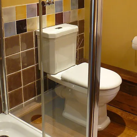 לינה וארוחת בוקר Sockbridge Mill 4*
